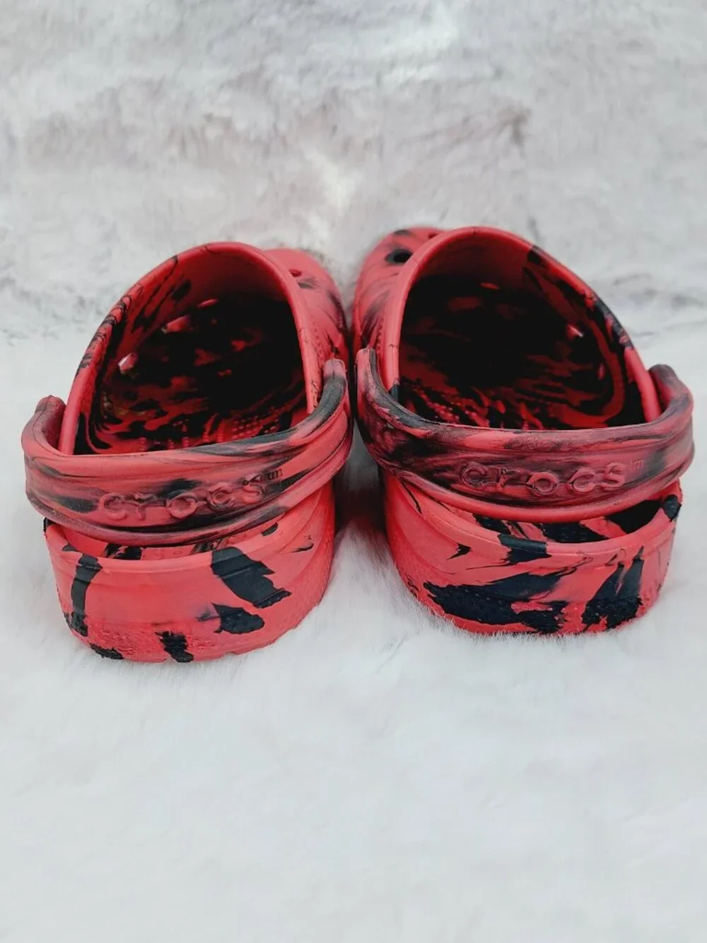 Crocs Boy's Black Red Classic Marbled Adjustable Slip-On Casual Clogs Size 4